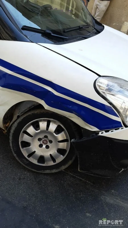 Bakıda polis avtomobili qəza törədib - FOTO