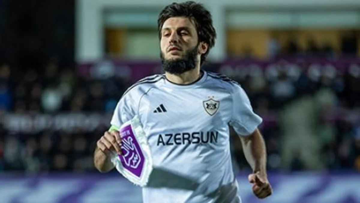 “Qarabağ”ın futbolçusu Azərbaycan çempionatlarında 250-ci oyununu keçirib