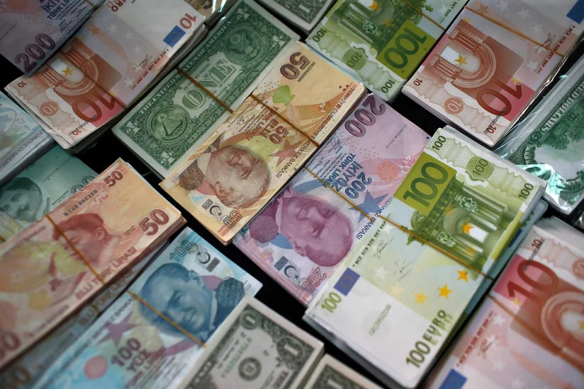 Türkiyədə dolların məzənnəsi yeni tarixi rekord müəyyənləşdirib