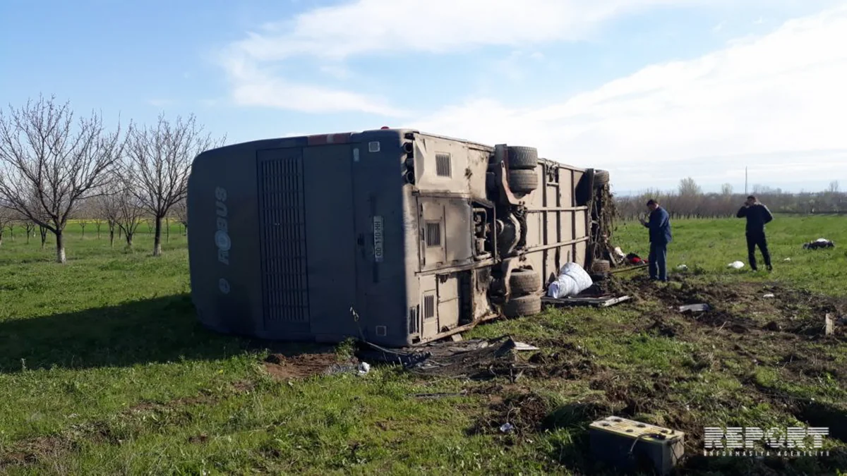 Qazaxda avtobusla minik avtomobilinin toqquşması barədə rəsmi məlumat yayılıb - YENİLƏNİB - 2 - FOTO