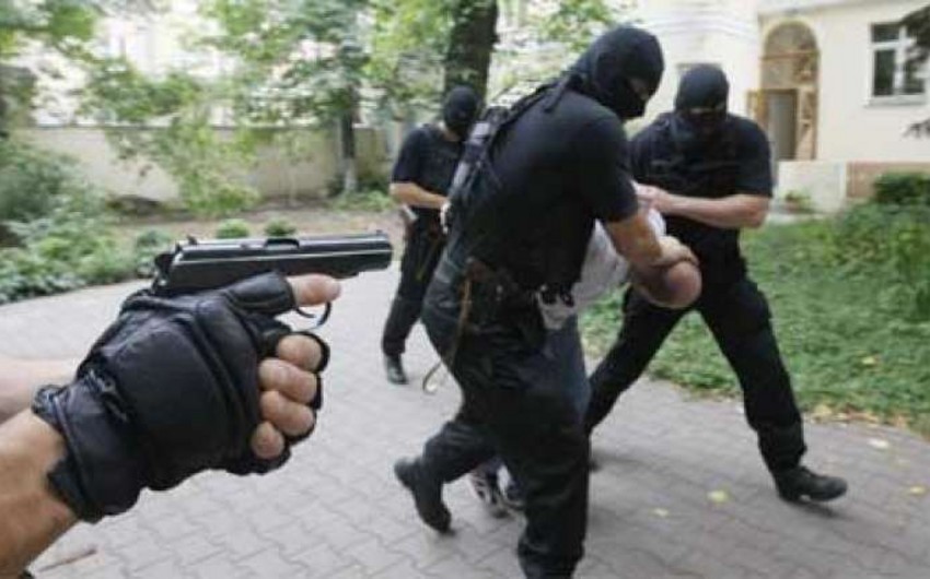 Gəncədə polis Taleh Bağırzadənin tərəfdarlarına qarşı əməliyyat keçirib, xeyli silah-sursat aşkarlanıb