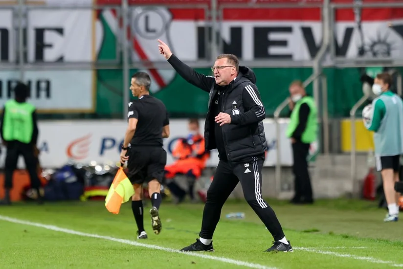 Legiyanın baş məşqçisi Mahir Emreliyə uyğun sistem axtarır