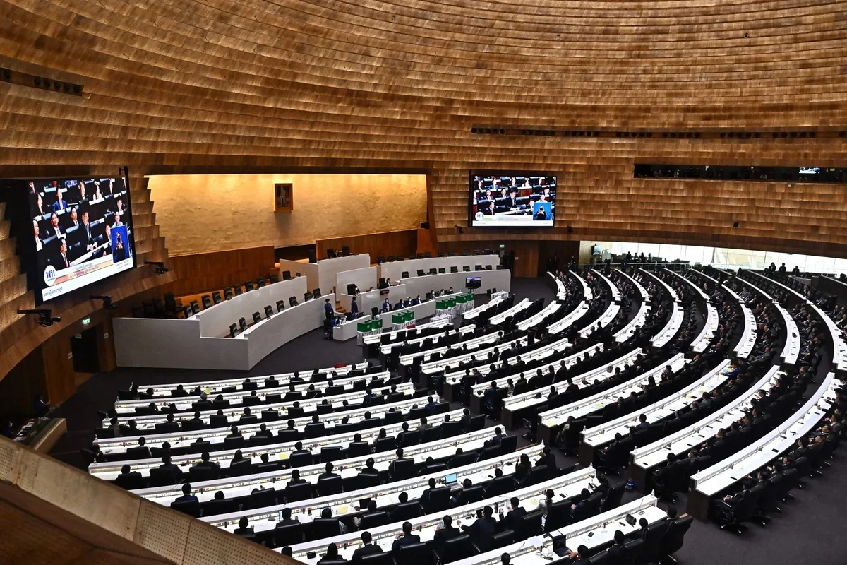 Парламент Таиланда ведет дебаты по вотуму недоверия правительству