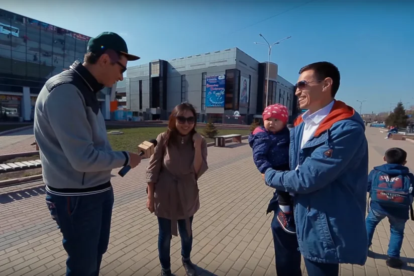 ​Казахстанцам предлагали бесплатно слетать в Баку - ВИДЕО