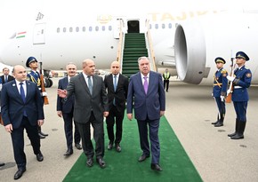 Президент Таджикистана прибыл в Азербайджан на саммит ОЭС