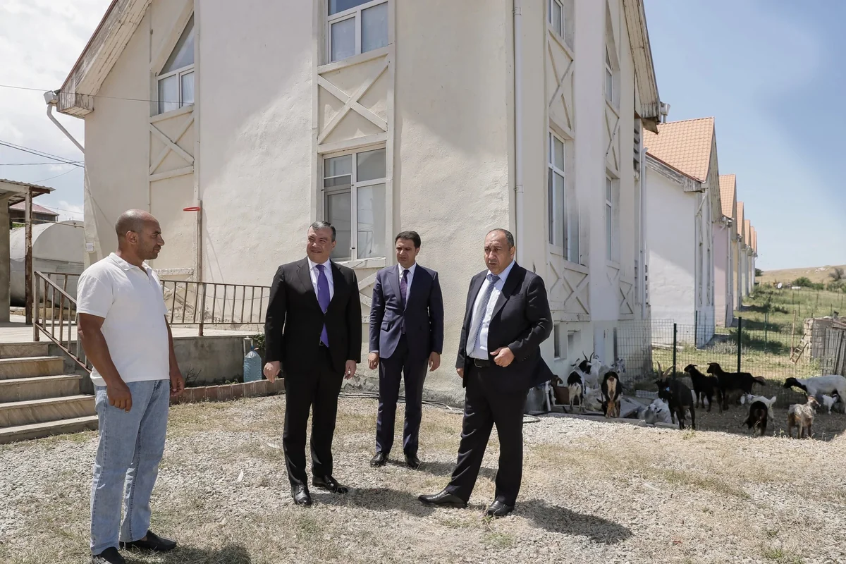 Xızıda özünüməşğulluq proqramı çərçivəsində qurulmuş təsərrüfatlara baxış olub