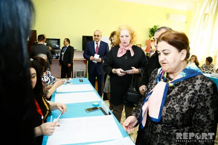 Səlim Müslümov Prezident seçkilərində səs verib