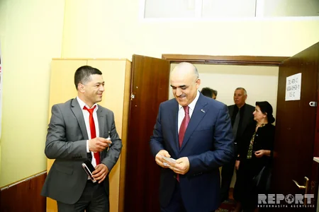 Səlim Müslümov Prezident seçkilərində səs verib