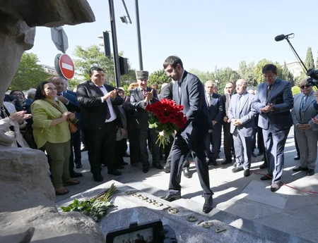 Prezident İlham Əliyev Bakıda Aşıq Ələsgərin abidəsinin açılışında iştirak edib - YENİLƏNİB