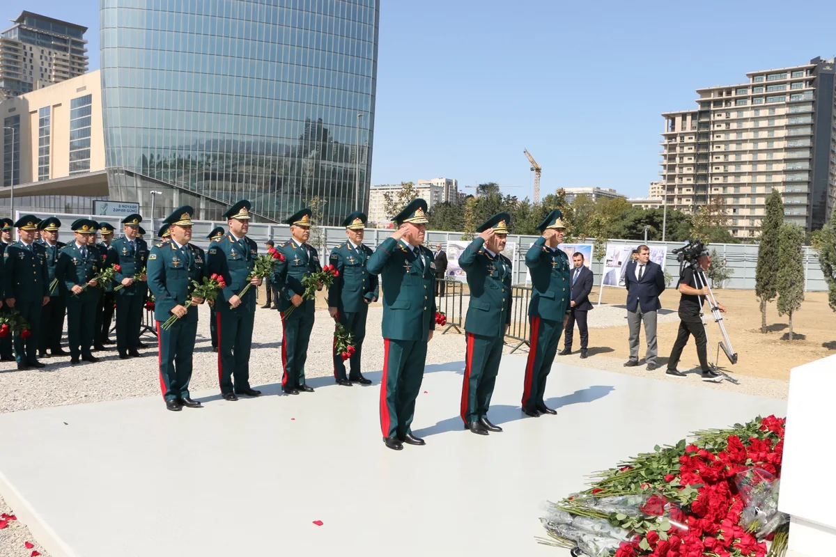 DSX rəhbərliyi İkinci Fəxri xiyaban və Hərbi Qənimətlər Parkını ziyarət edib