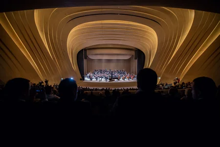 Tekfen Filarmoniya Orkestri Bakıda “100 il” adlı konsert proqramı ilə çıxış edib
