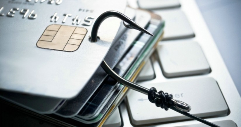 Ötən gün vətəndaşların bank kartlarından 10 min manatdan çox pul oğurlanıb
