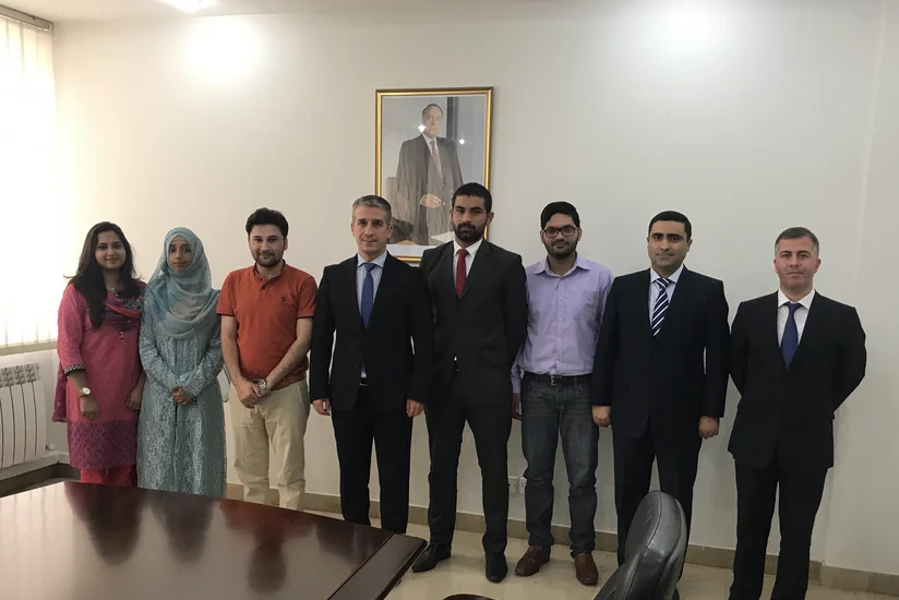 Səfir Əli Əlizadə Azərbaycan barədə esse qalibləri ilə görüşüb