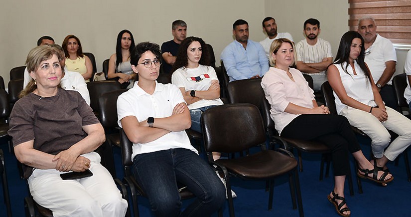 AFFA Qızlar liqalarında iştirak edəcək komandaların nümayəndələri ilə görüş keçirilib