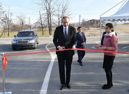 İlham Əliyev Qazaxda avtomobil yolunun açılışında iştirak edib - FOTO