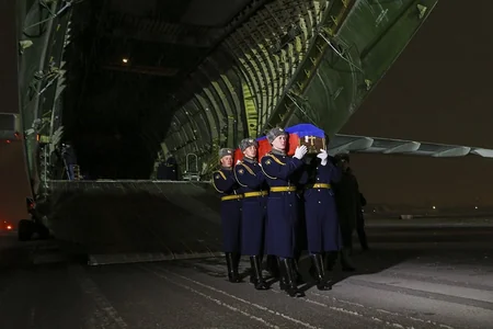 ​Тело пилота Су-24 доставлено из Анкары в Москву - ВИДЕО
