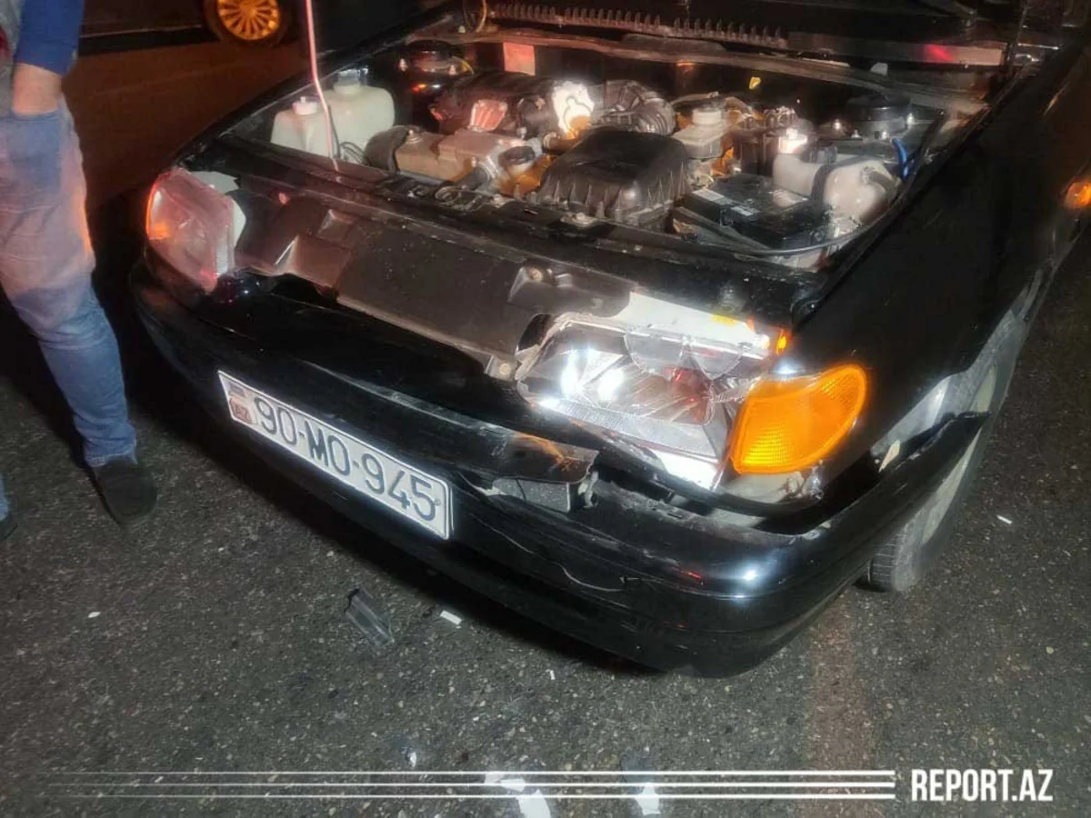 Babək prospektində iki avtomobil toqquşdu - FOTO