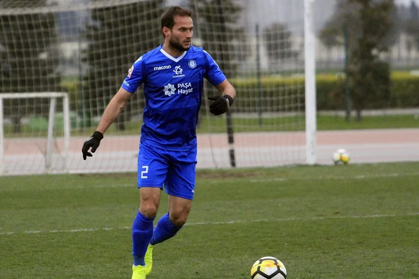 Millimizin sabiq futbolçusu: Karyeramı davam etdirmək istəyirəm