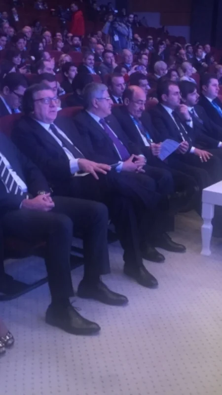 Əbülfəs Qarayev İstanbulda keçirilən Dünya Turizm Forumunda iştirak edir