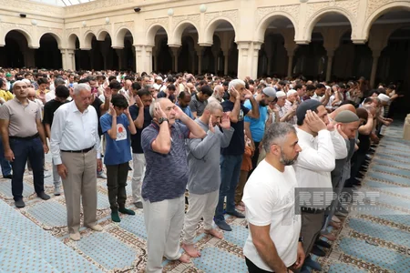 Bakıda bayram namazı qılınıb