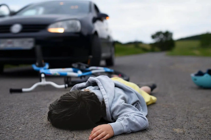 Ağdaşda 5 yaşlı uşağı avtomobil vuraraq öldürüb