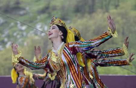 Cıdır düzündə “Xarıbülbül” festivalının açılış konserti olub