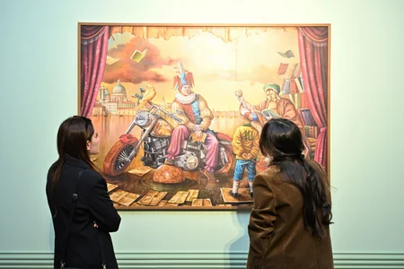 Heydar Aliyev Center hosts Brazilian artist`s exhibition Reflection of Eternity