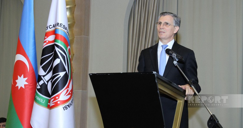Deputat: Azərbaycan əhalinin hər 100 min nəfərinə düşən vəkil sayına görə geri qalır