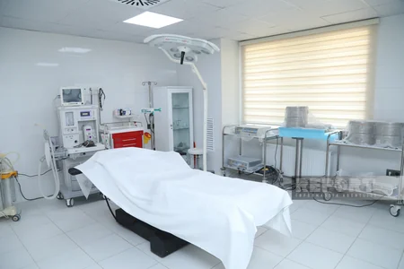 Gecə-gündüz sağlamlıq keşiyində dayananlar - Hərbi hospitaldan REPORTAJ