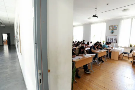 II və III ixtisas qruplarının abituriyentləri üçün qəbul imtahanı keçirilib - FOTO