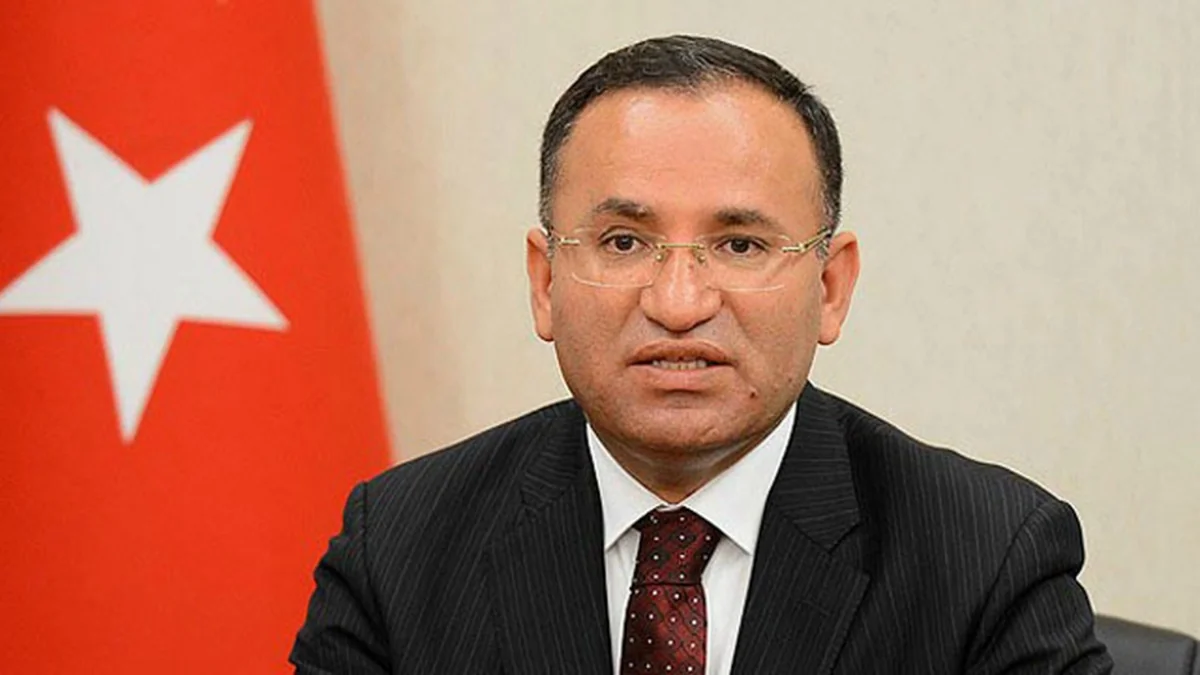 Ədliyyə naziri: “Türkiyədə 3 581 hakim və prokuror sistemdən uzaqlaşdırılıb”