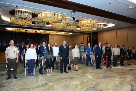 Hotel işçiləri fövqəladə hallar zamanı davranış və yanğın təhlükəsizliyi qaydaları mövzusunda məlumatlandırılıb