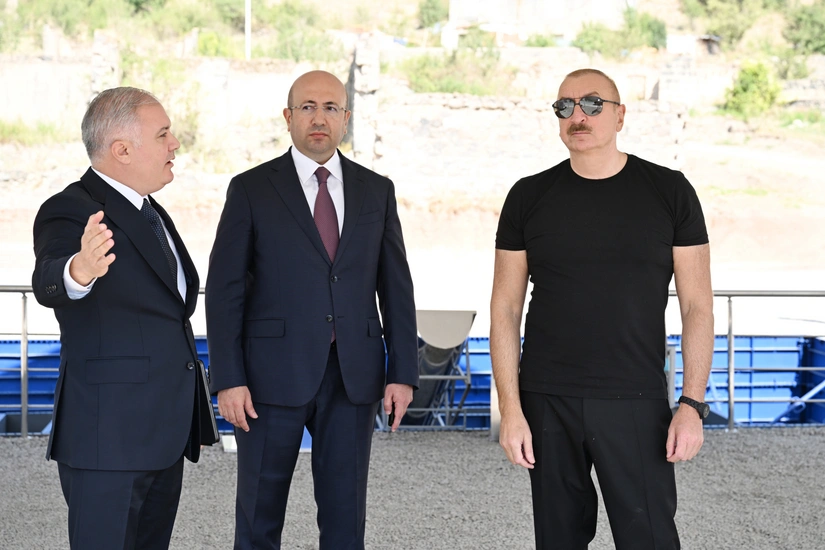 Prezident İlham Əliyev Kəlbəcər şəhər parkının təməlini qoyub - YENİLƏNİB