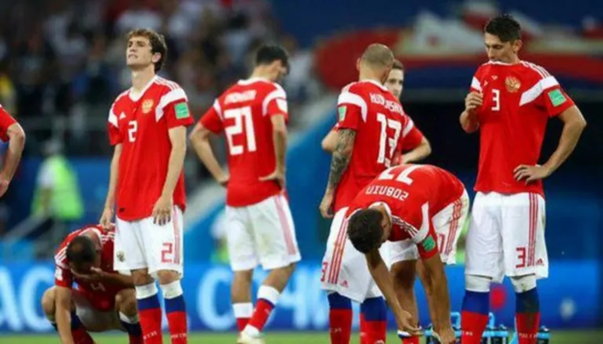 Rusiya millisi oyun keçirmədən FIFA reytinqində irəliləyib