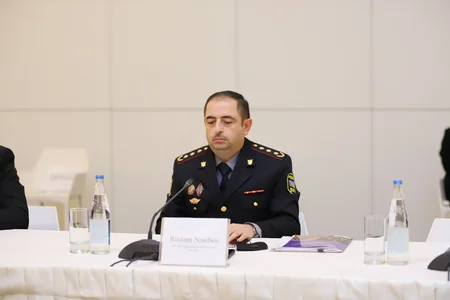 Qadına şiddətə son adlı dəyirmi masa keçirilib