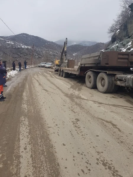Gəncə-Daşkəsən yoluna qaya parçası düşüb