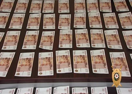 Azərbaycanda polis 1 milyon saxta rus rublunu satmaq istəyən şəxsləri saxlayıb