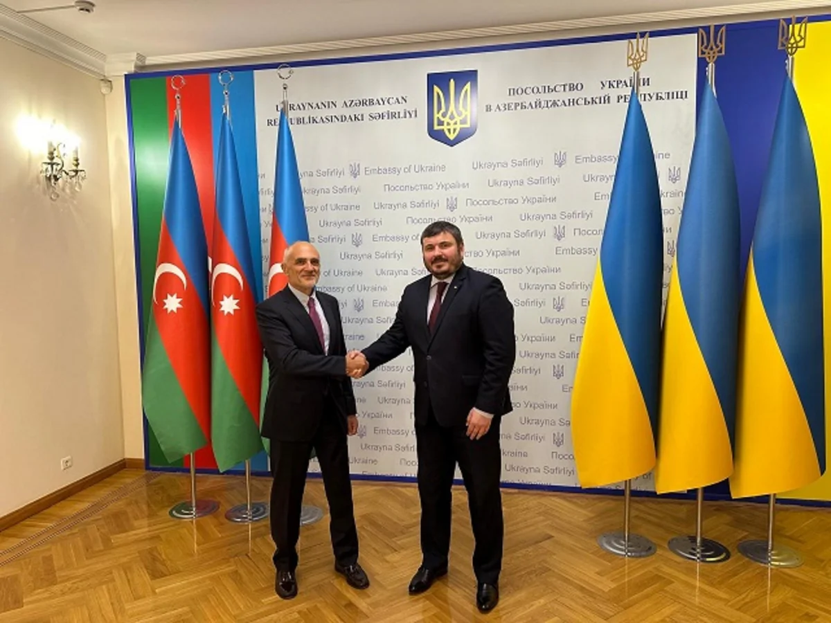 Генсек ГУАМ обсудил с послом Украины Транспортный коридор организации