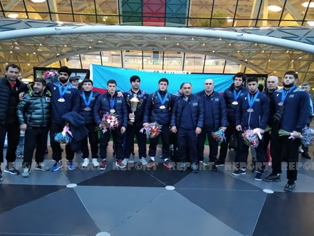 Azərbaycanın Avropa çempionu olmuş sərbəst güləşçiləri Vətənə qayıdıb