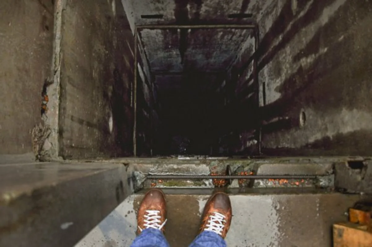 Bakıda lift şaxtaya düşüb, 4 nəfər ağır xəsarət alıb