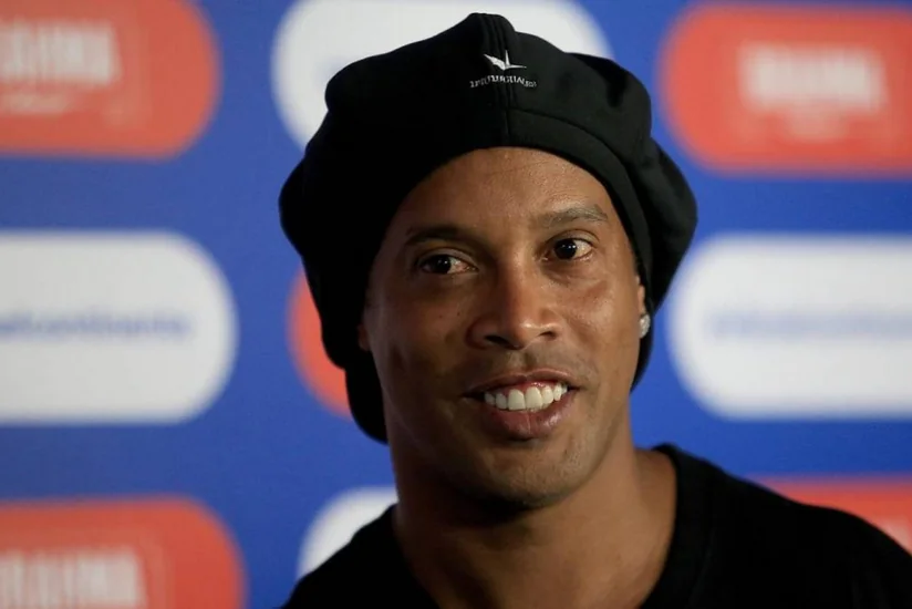 Ronaldinho banned from leaving Brazil