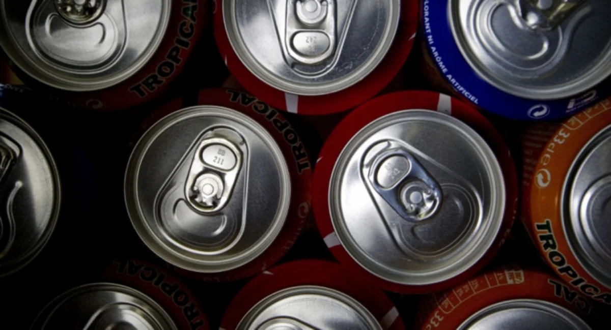 Mütəxəssis: Su yerinə alkoqol və enerji içkiləri bədəndə maye balansını tənzimləmir