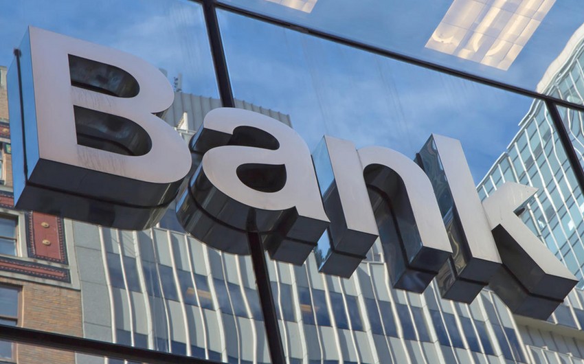 Azərbaycanın 2 bankı filialını bağlayıb