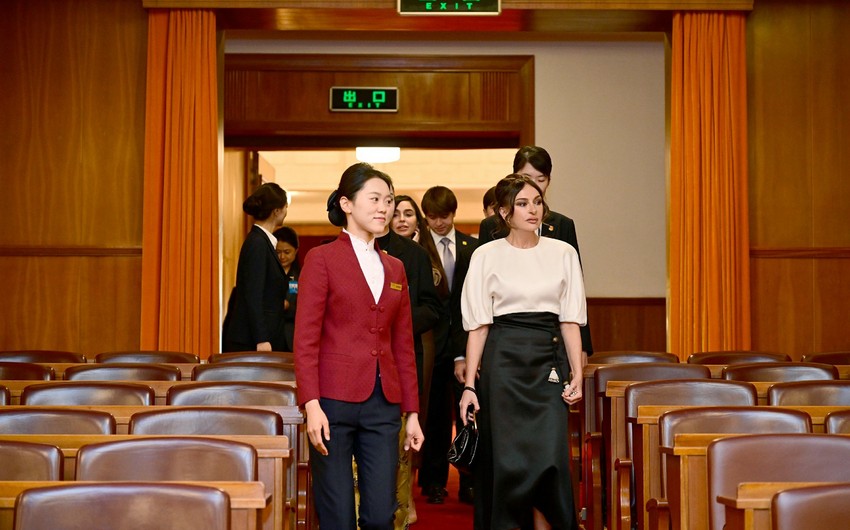 First Lady Mehriban Aliyeva, her daughter Leyla Aliyeva, and other family members visit Great Hall of People in Beijing
