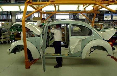 Легендарный Volkswagen Beetle ушёл в историю - ФОТО