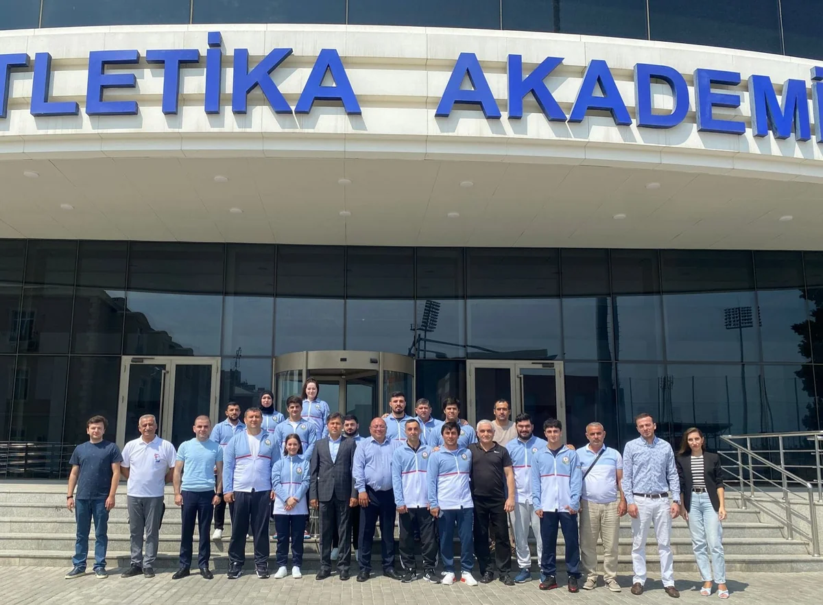 Azərbaycan Ağır Atletika Federasiyanın rəhbərliyi idmançılarla görüşüb