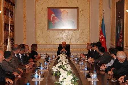 Gəncənin “İmamzadə ziyarətgah” məscidi dini icması dövlət qeydiyyatına alınıb