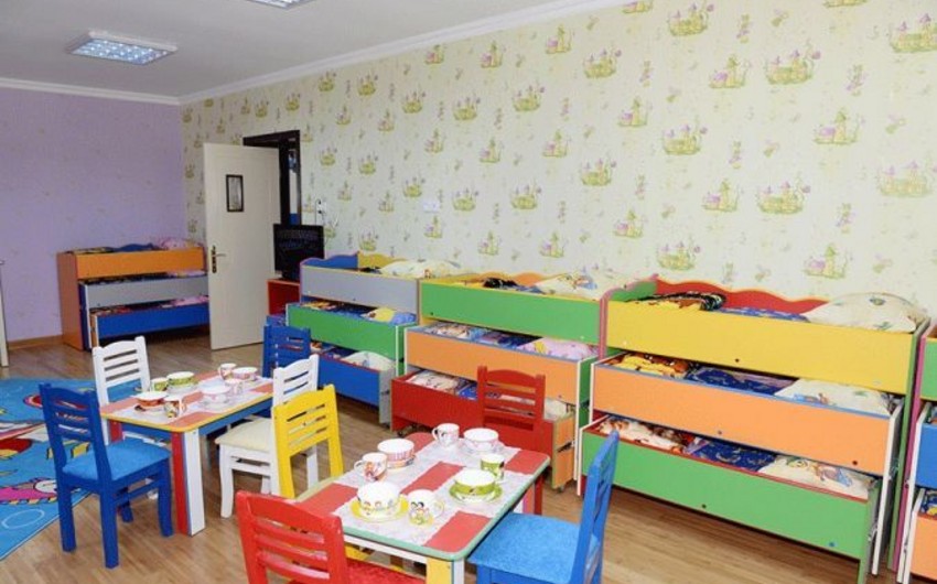 Uşaqları bağçada söyən müəllim işdən çıxarılıb, müdir Bakı Şəhər İcra Hakimiyyətinə çağırılıb