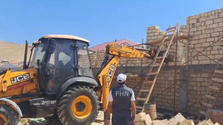 Abşeronda qanunsuz tikili sökülüb