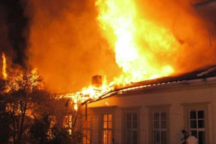 Astarada çay evi yanıb